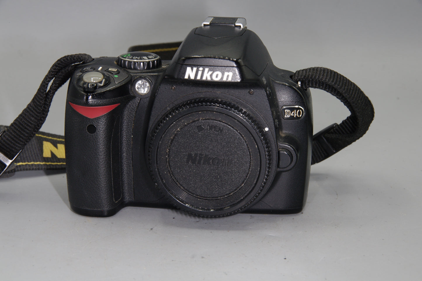 Nikon D40 DSLR Camera Body – 6.1MP – Low Shutter Count 19886 – VGC