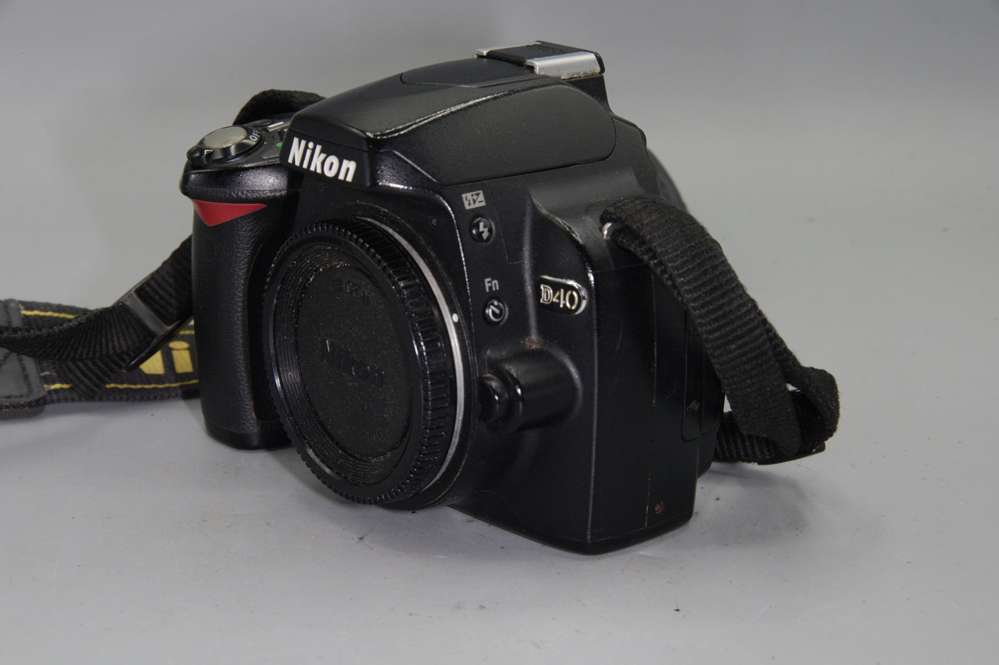 Nikon D40 DSLR Camera Body – 6.1MP – Low Shutter Count 19886 – VGC
