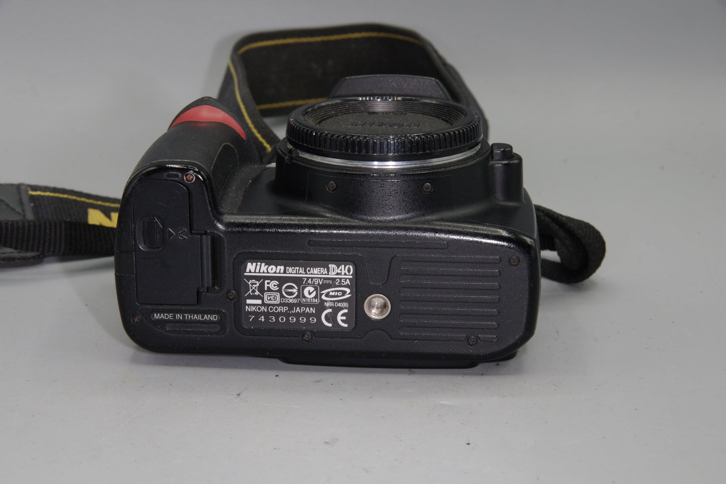 Nikon D40 DSLR Camera Body – 6.1MP – Low Shutter Count 19886 – VGC