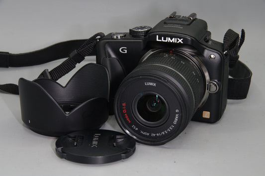 Panasonic Lumix DMC-G3 + 14–42mm Lens – Mint – S/C 298 – Micro Four Thirds