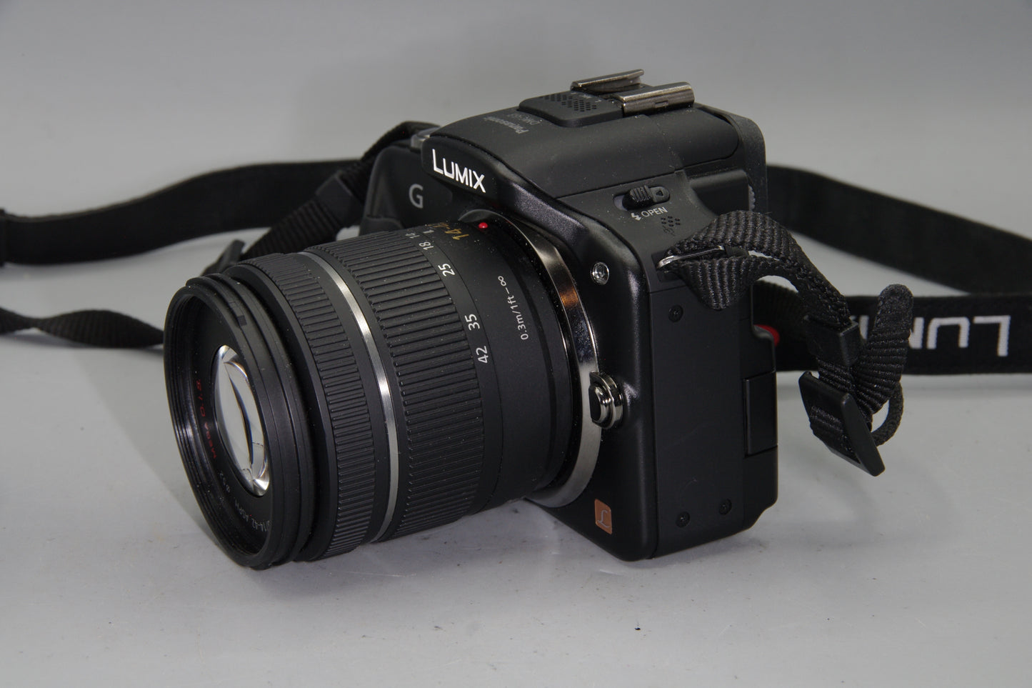 Panasonic Lumix DMC-G3 + 14–42mm Lens – Mint – S/C 298 – Micro Four Thirds