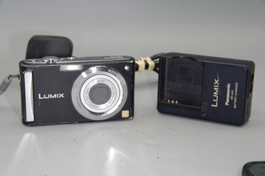 Panasonic Lumix DMC-FS3 Digital Camera – 8.1MP – With Charger – Tested