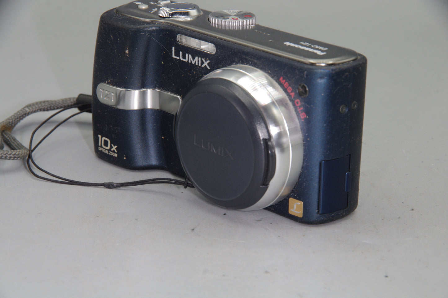 Panasonic Lumix DMC-TZ1 – Blue – 5MP – 10x Leica Zoom – Some Tackiness – Tested