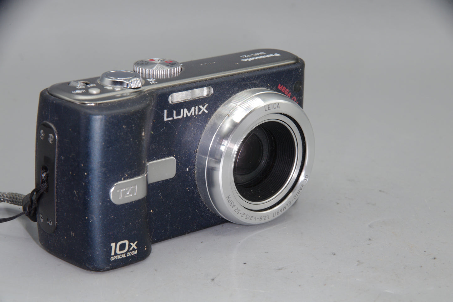 Panasonic Lumix DMC-TZ1 – Blue – 5MP – 10x Leica Zoom – Some Tackiness – Tested