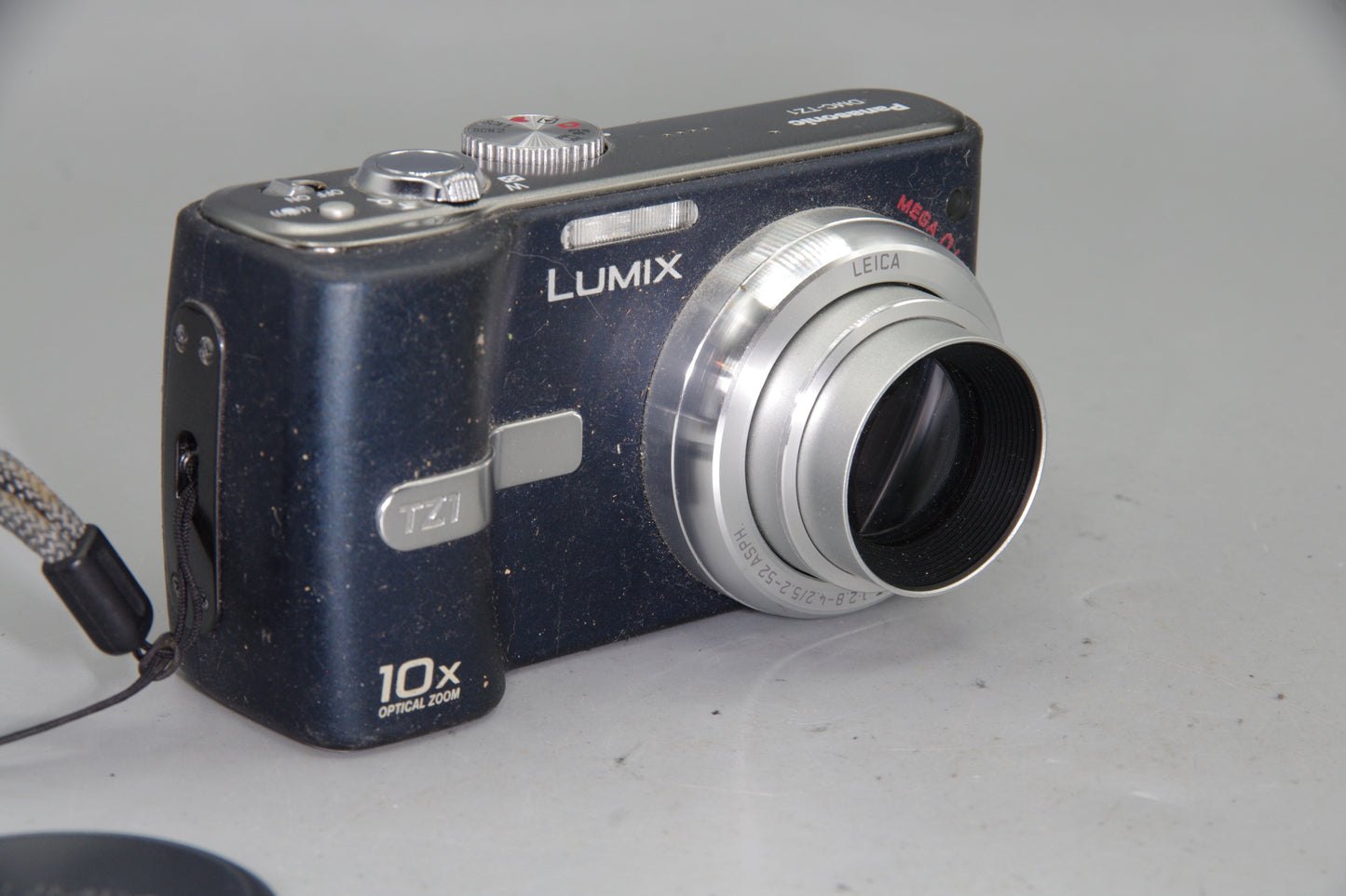 Panasonic Lumix DMC-TZ1 – Blue – 5MP – 10x Leica Zoom – Some Tackiness – Tested