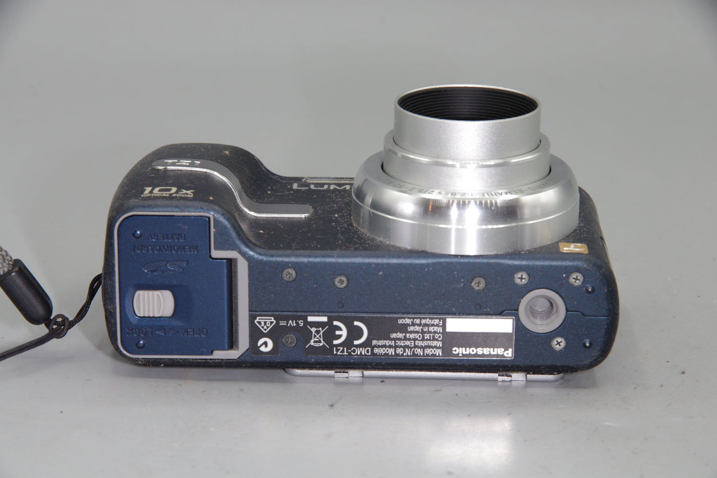 Panasonic Lumix DMC-TZ1 – Blue – 5MP – 10x Leica Zoom – Some Tackiness – Tested