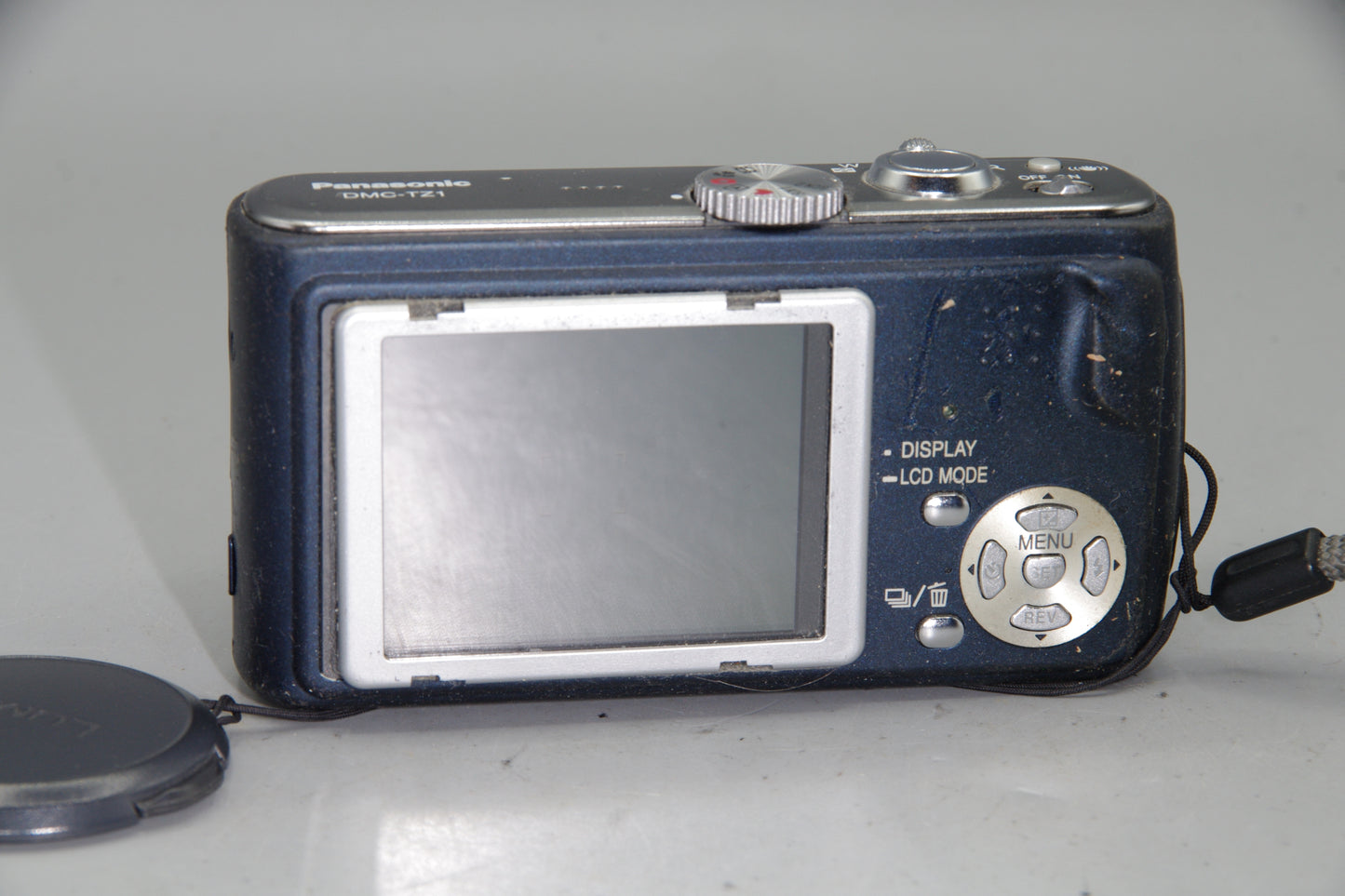 Panasonic Lumix DMC-TZ1 – Blue – 5MP – 10x Leica Zoom – Some Tackiness – Tested