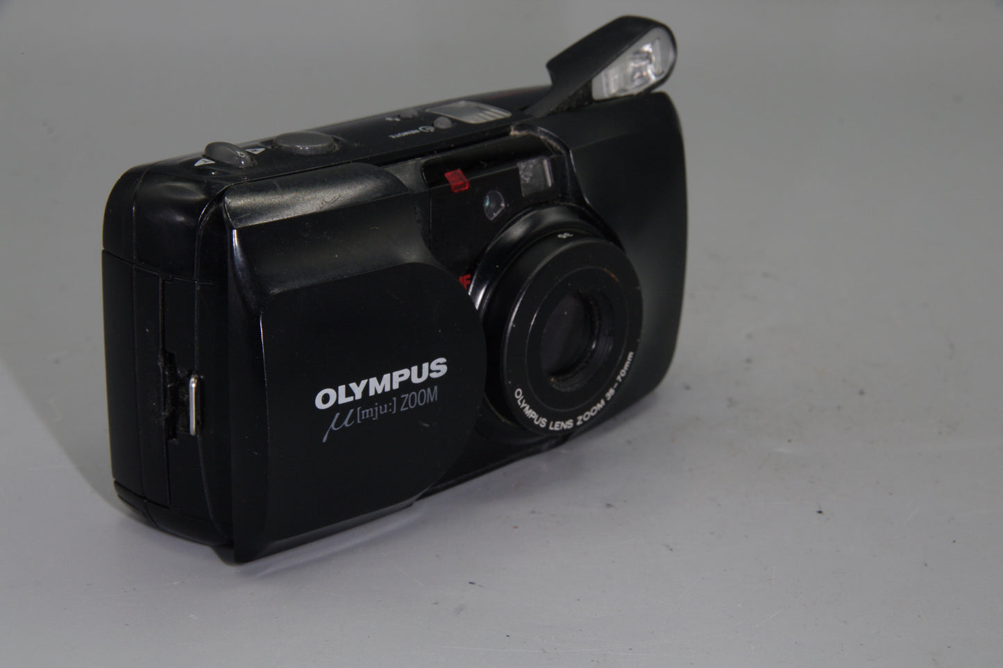 Olympus MJU Zoom 35mm Film Camera – Tested – Clean – Autofocus – Flash