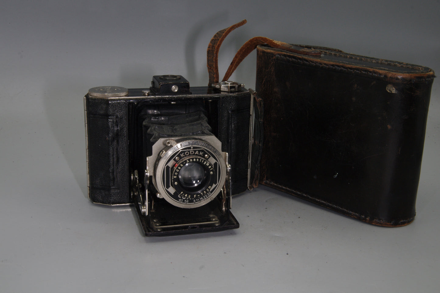 Kodak Duo 620 Folding Camera – 75mm f/4.5 Kodak Anastigmat Lens