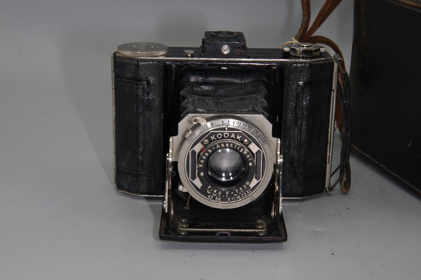 Kodak Duo 620 Folding Camera – 75mm f/4.5 Kodak Anastigmat Lens