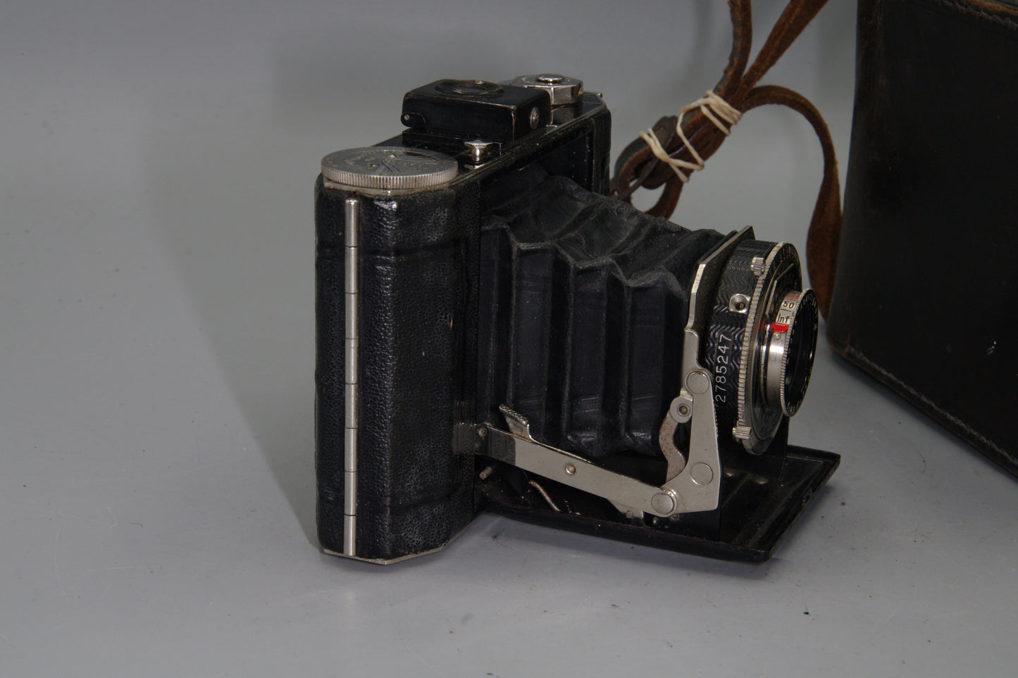 Kodak Duo 620 Folding Camera – 75mm f/4.5 Kodak Anastigmat Lens
