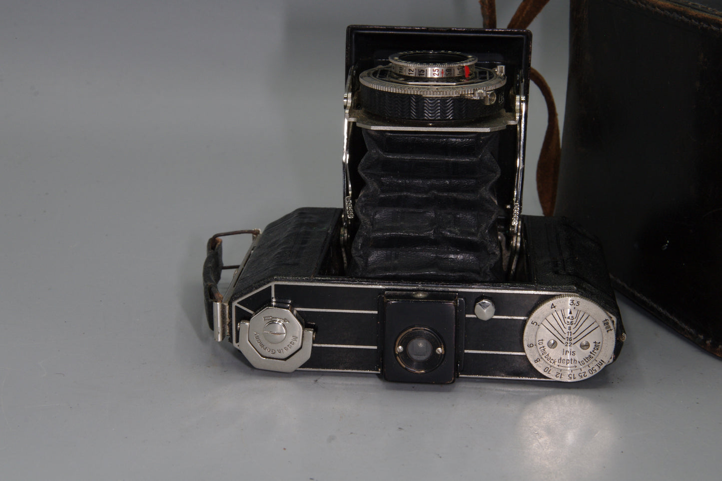 Kodak Duo 620 Folding Camera – 75mm f/4.5 Kodak Anastigmat Lens