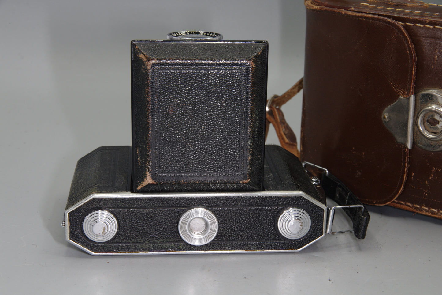 Kodak Duo 620 Folding Camera – 75mm f/3.5 Kodak Anastigmat Lens – Series II
