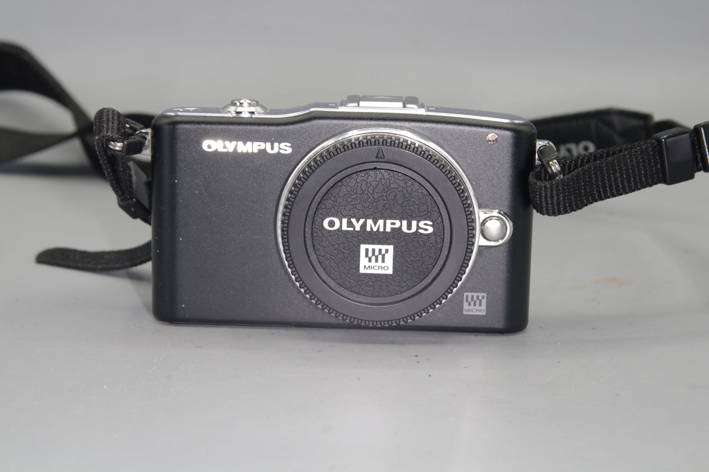 Olympus Pen Mini E-PM1 12.3MP M4/3 Digital Camera