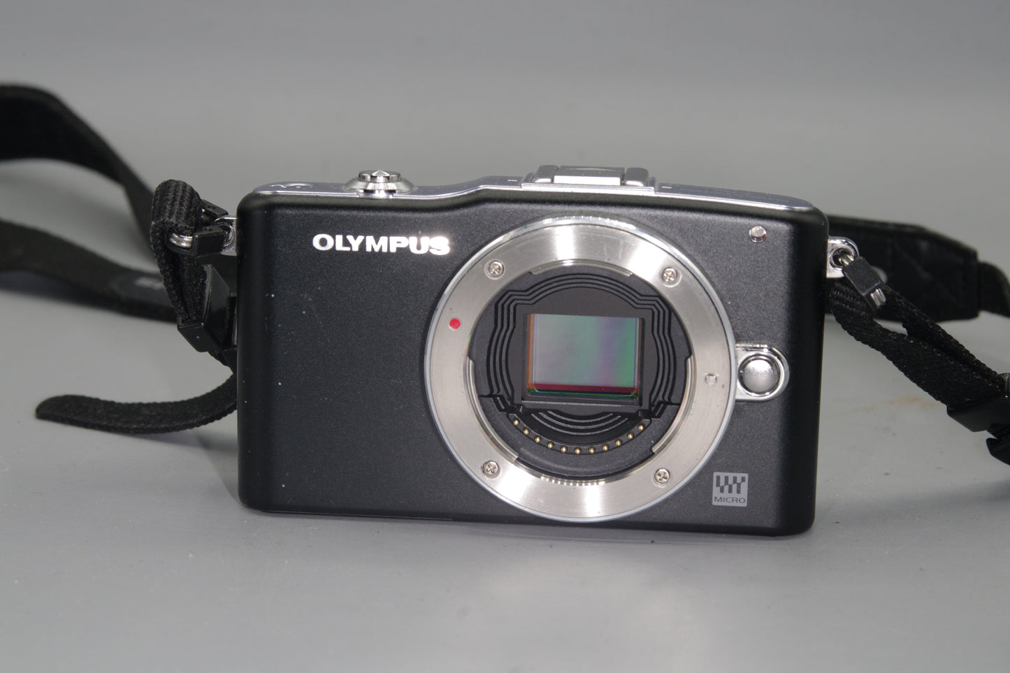 Olympus Pen Mini E-PM1 12.3MP M4/3 Digital Camera