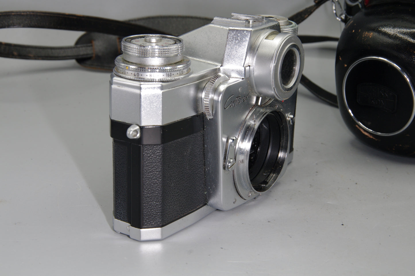 Zeiss Ikon Contarex Bullseye 35mm SLR Camera with Case – Good Condition