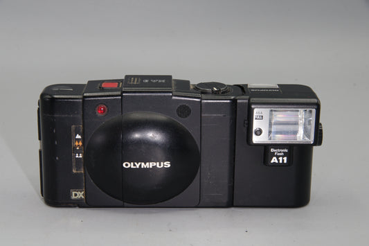 Olympus XA3 35mm Film Camera with DX Auto ISO – Compact Point and Shoot