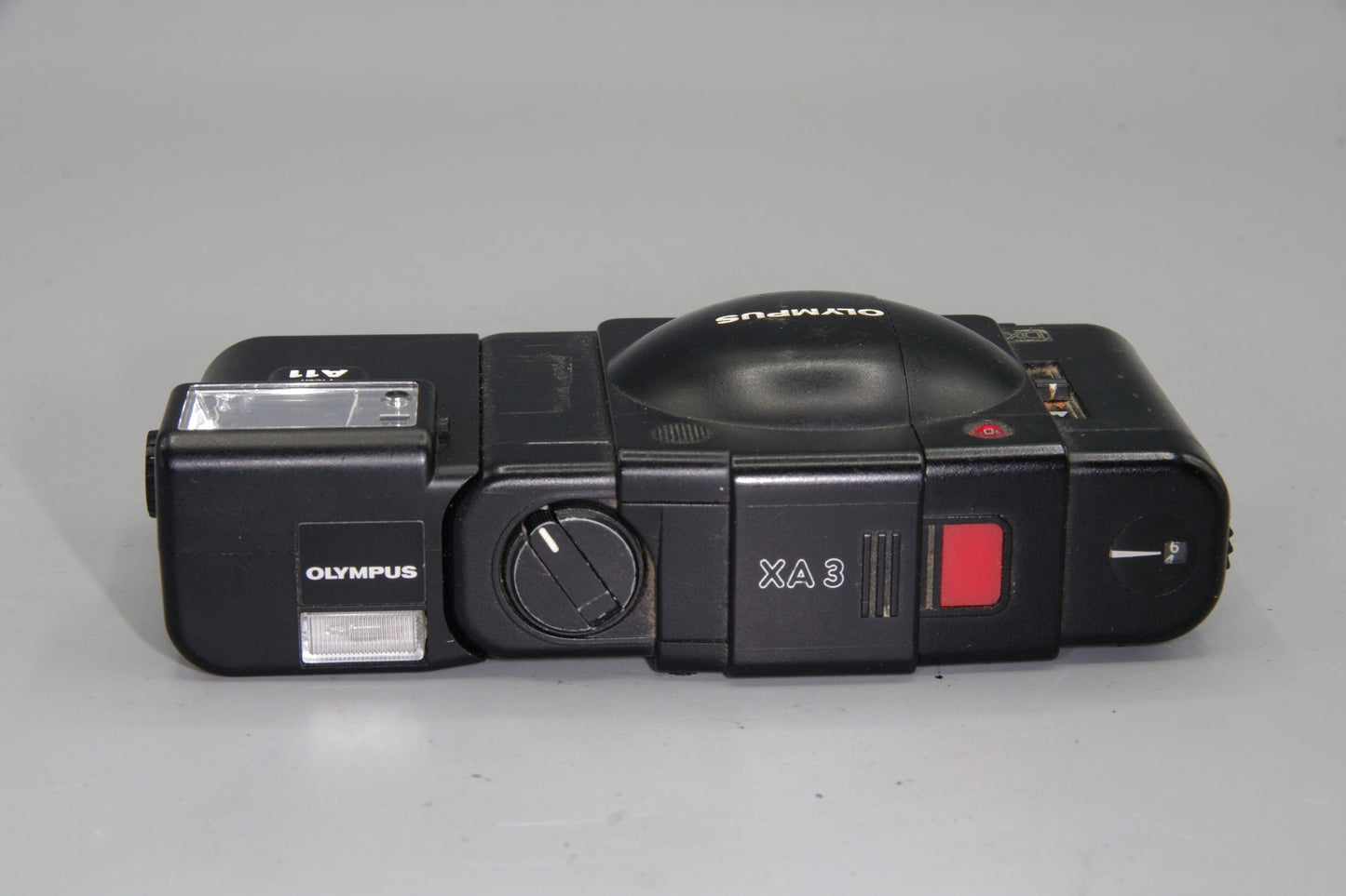 Olympus XA3 35mm Film Camera with DX Auto ISO – Compact Point and Shoot
