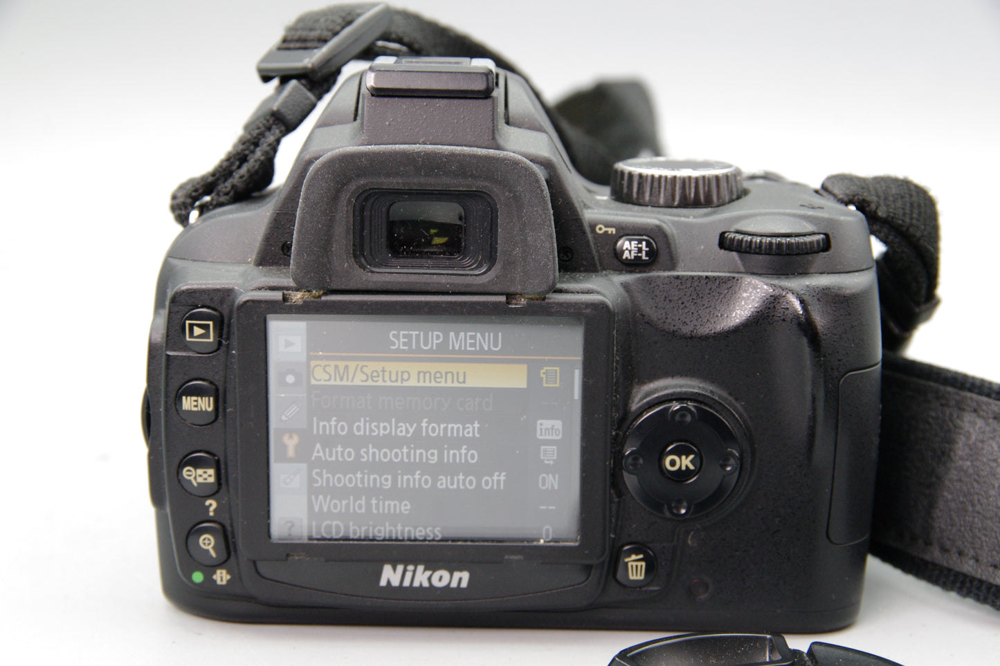 Nikon D60 Digital SLR Camera 10.2MP with Case, Charger and Book - S/C 3077