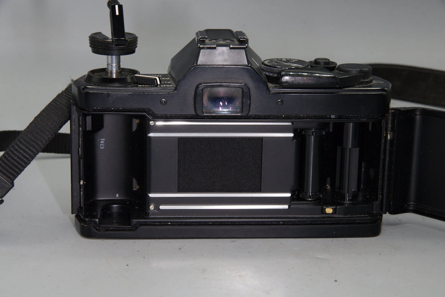 Olympus OM-2 Spot/Program 35mm SLR + Zuiko 50mm f/1.8 Lens  - Tested