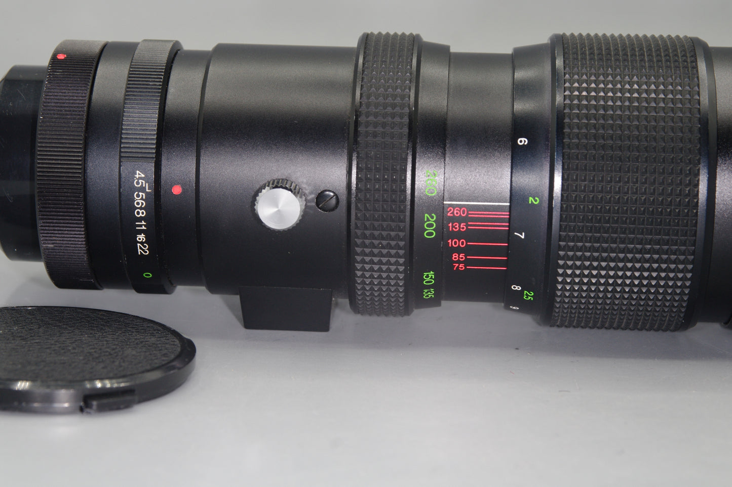 Vivitar 75-260mm F/4.5 Lens -Canon FD Mount - VGC