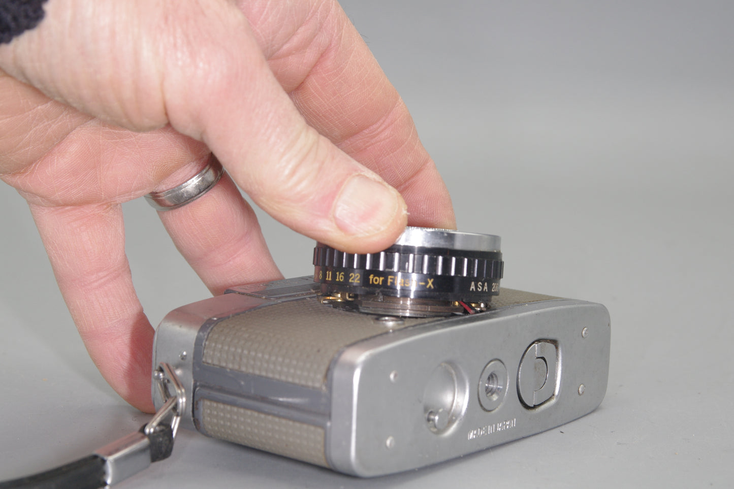 Olympus PEN-EE S 35mm Half Frame Camera - For Renovation