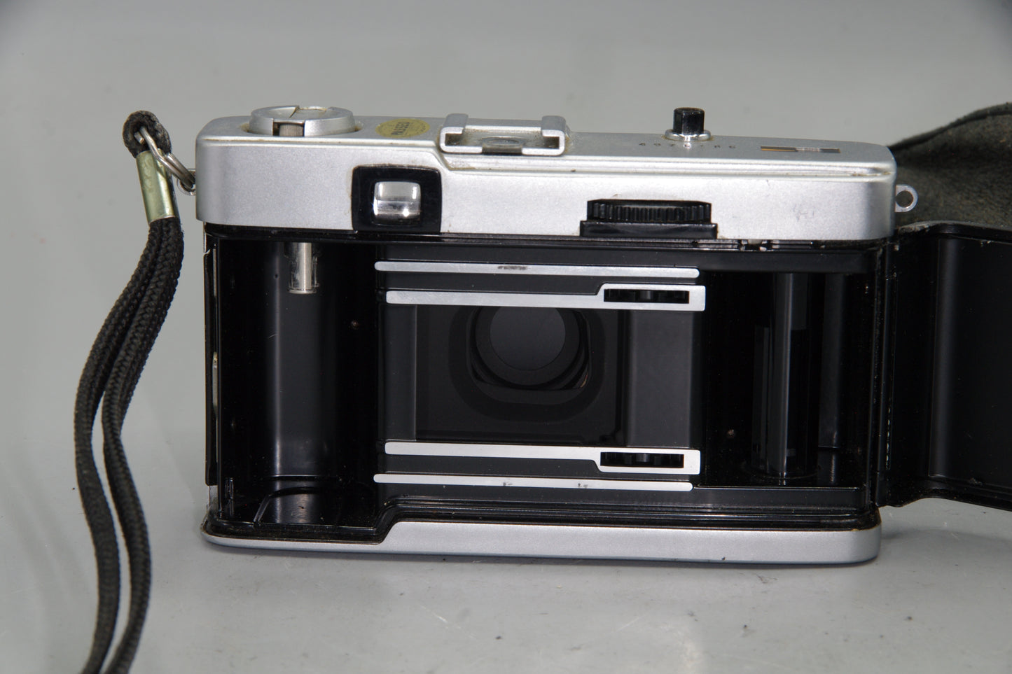 Olympus Trip 35 35mm Camera – 40mm f/2.8 Lens with Case, Working, Vintage