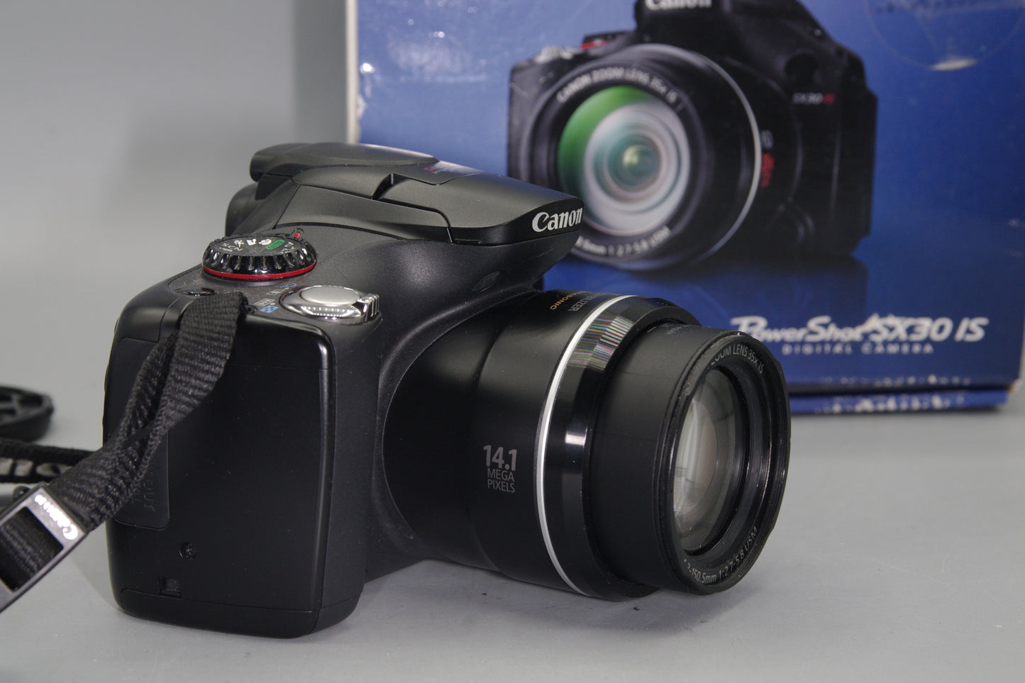 Canon PowerShot SX30IS 14.1MP 35X Opt Zoom Digital Camera Boxed - EXC
