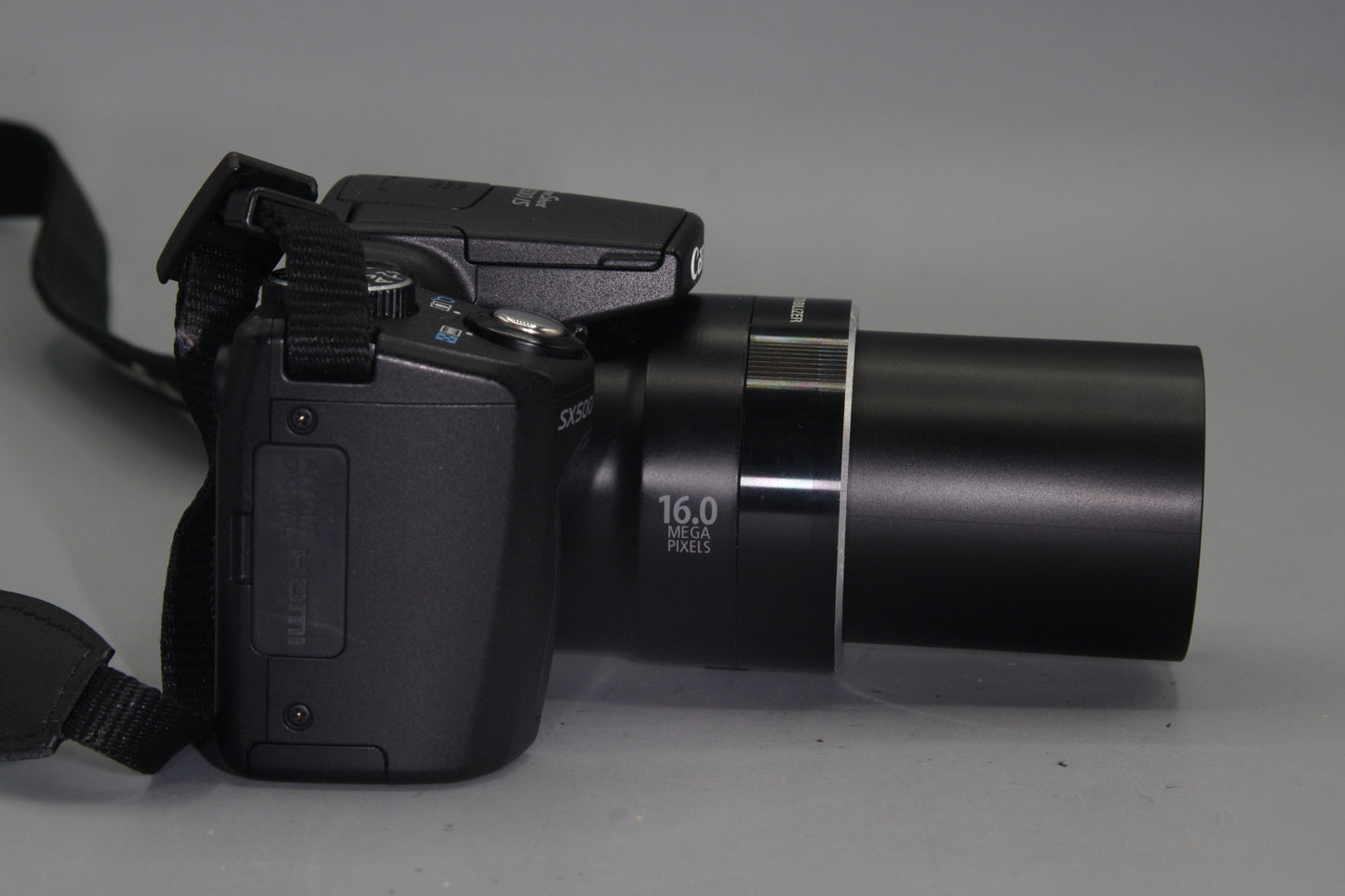 Canon PowerShot SX500IS 16MP 30X Opt Zoom Digital Camera and Case
