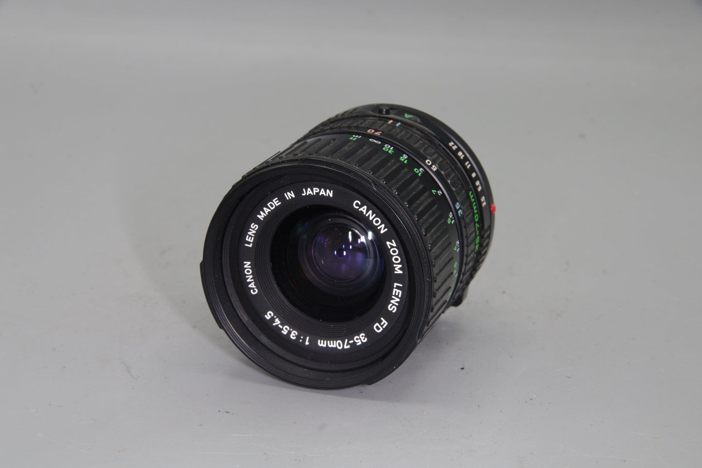 Canon FD 35–70mm f/3.5–4.5 Zoom Lens – Compact, Versatile & Sharp – Minor Fungus