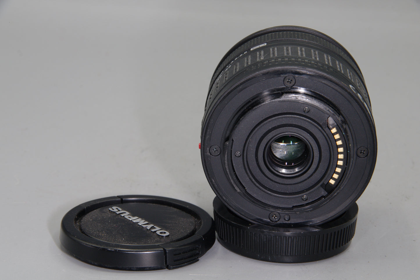 Olympus Zuiko Digital 14–42mm f/3.5–5.6 ED – 3× Zoom – Four Thirds – Lightweight