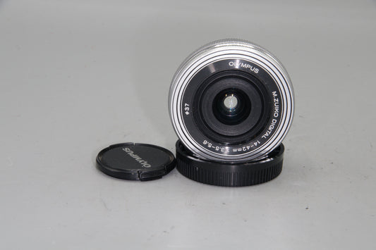 Olympus M.Zuiko 14–42mm f/3.5–5.6 Pancake Lens Micro Four Thirds EXC