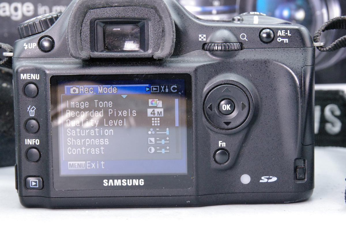 Samsung GX-1S 6MP DSLR with 2 Lenses, boxed - Excellent