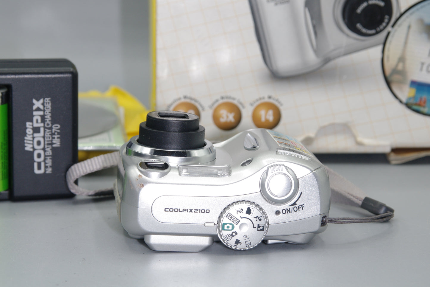 Boxed Nikon Coolpix 2100 2.0MP 3x Digital Compact Camera with CF - Excellent