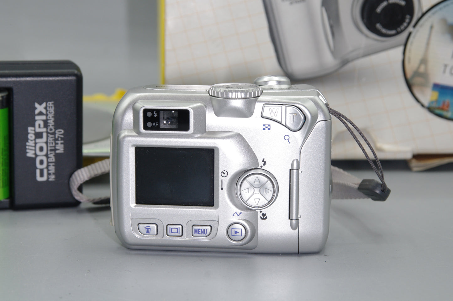 Boxed Nikon Coolpix 2100 2.0MP 3x Digital Compact Camera with CF - Excellent