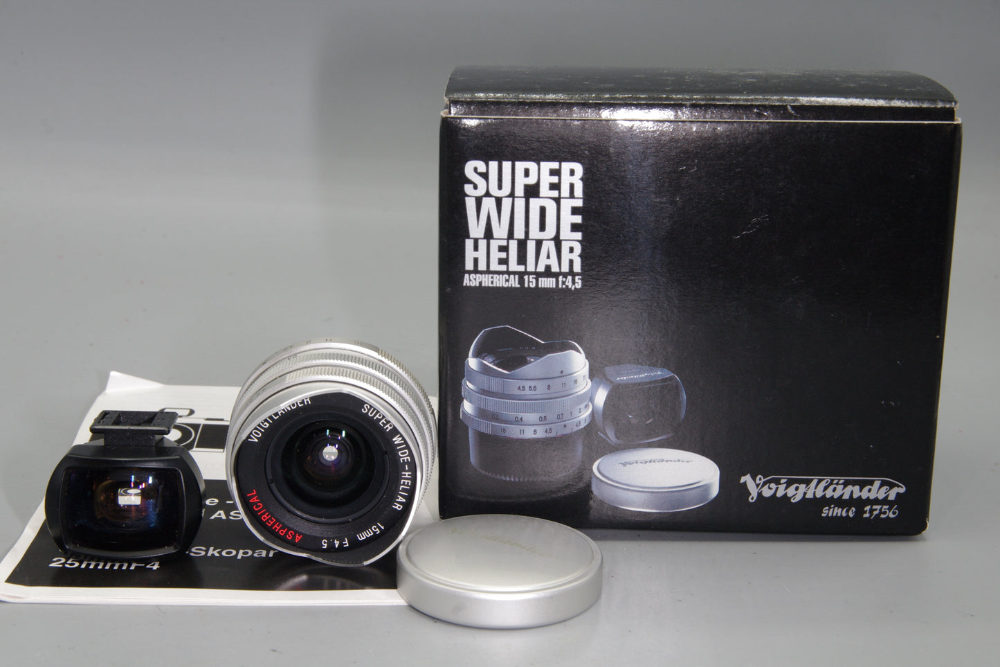 Voigtländer Heliar 15mm f/4.5 Aspherical Lens + Finder -L39 Mount - Mint