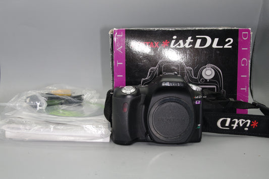 Pentax * ist Dl2 6.1MP DSLR Boxed - Low S/C 909 - Mint