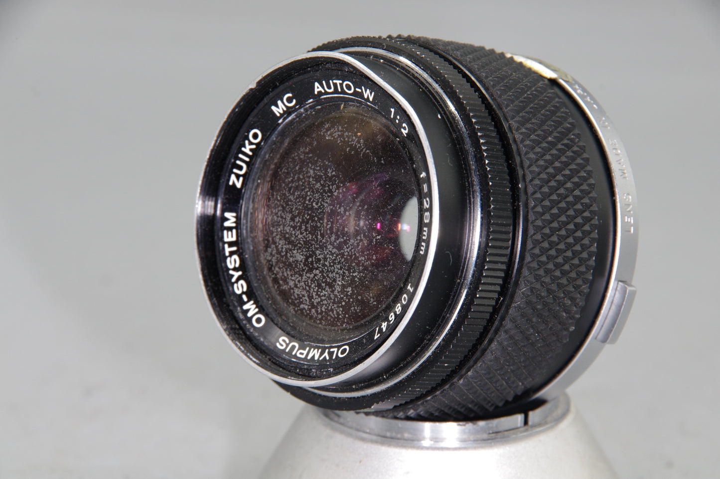 Olympus Zuiko Auto-W 28mm f/2 Wide Angle Lens – OM Mount