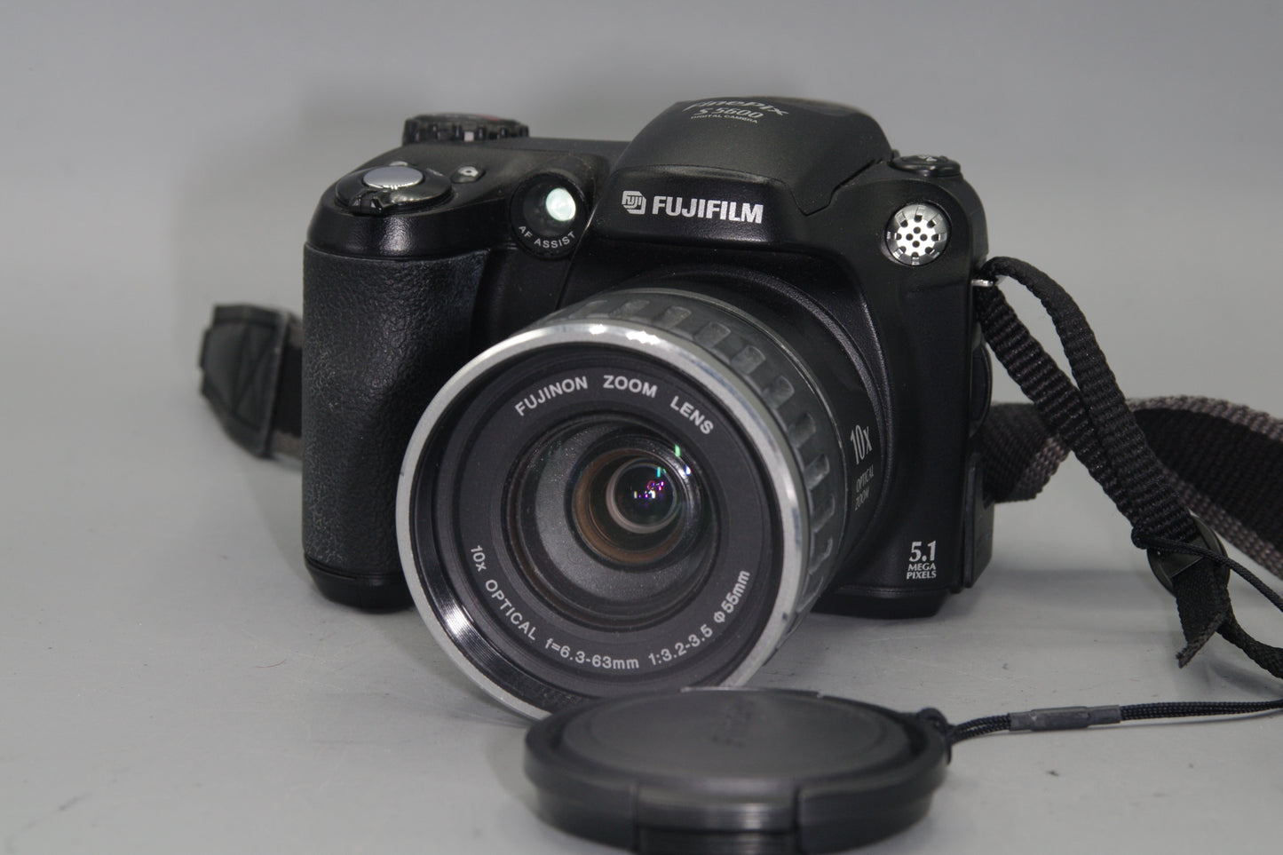 Fujifilm FinePix S Series S5600 5.1MP Digital Camera (AA Batteries)
