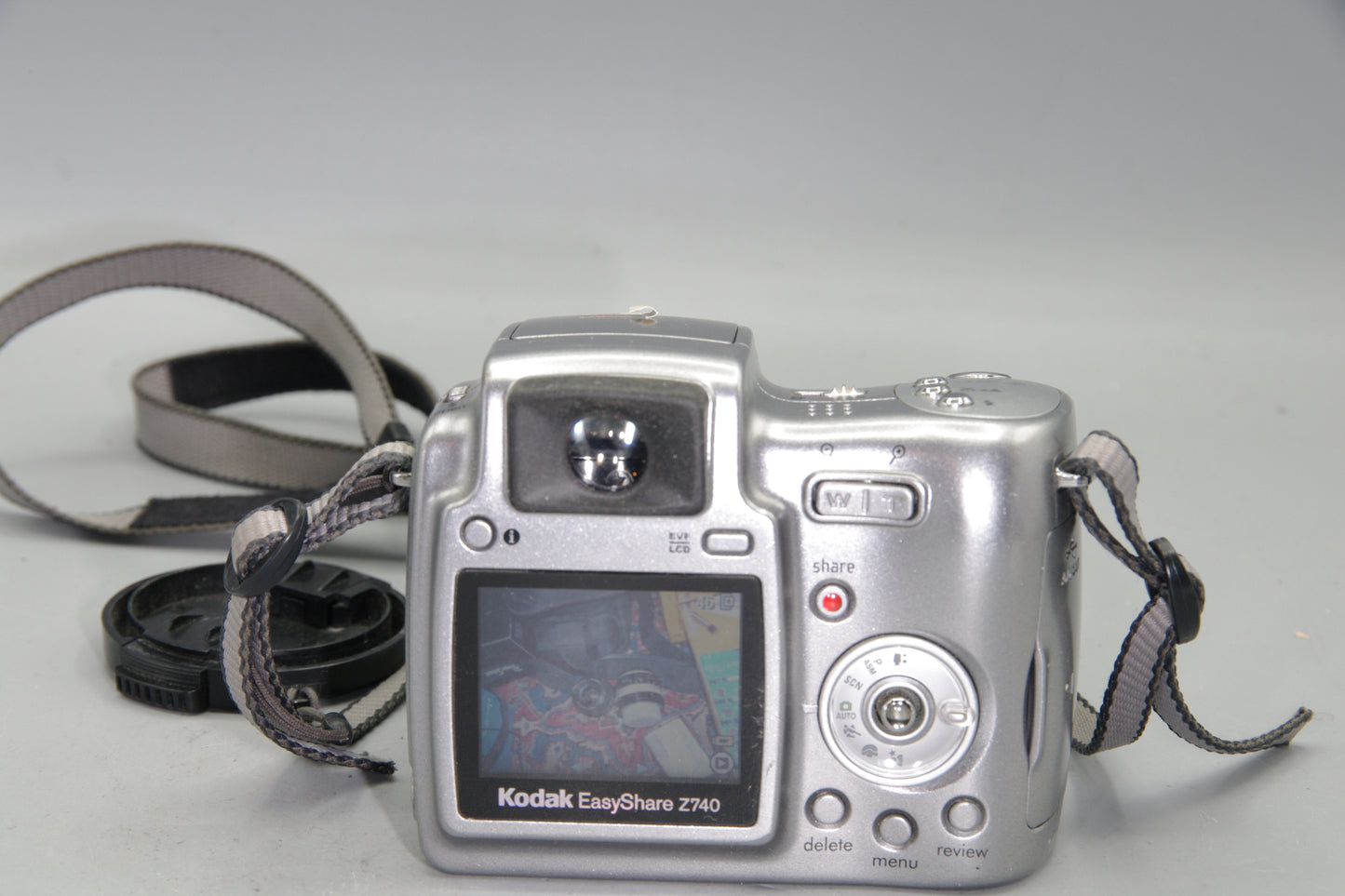 Vintage Kodak Z740 5MP Digital Bridge Camera - Takes AA Batteries - Excellent