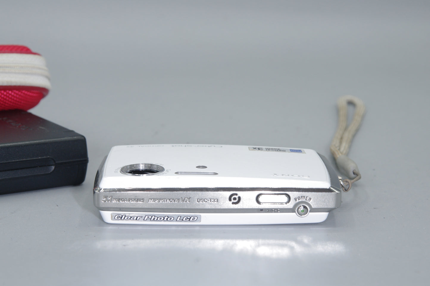 Sony DSC-T33 5.1 MP Digital Compact Camera with case and charger