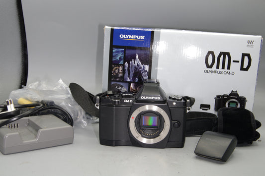 Olympus OM-D E-M5 Body – Boxed – Shutter Count 951 – M4/3 - Mint
