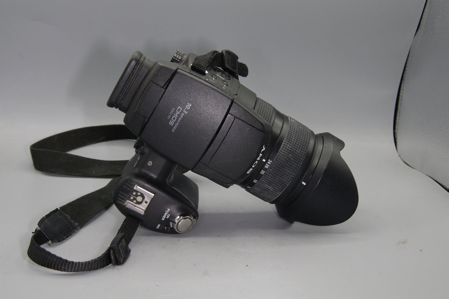 Sony Cyber-shot DSC-R1 – 10MP APS-C Sensor – Zeiss 24–120mm – VGC – Tested
