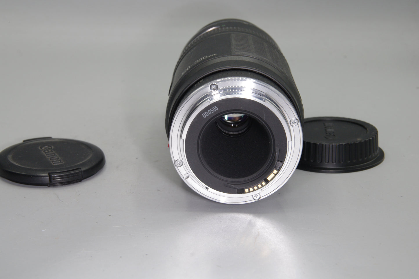 Canon EF 100-300mm f/5.6 Autofocus Telephoto Zoom Lens - Excellent