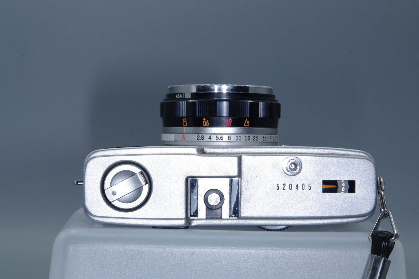 Olympus Trip 35mm Compact Camera with 40mm F/2.8 Lens  - Early Version