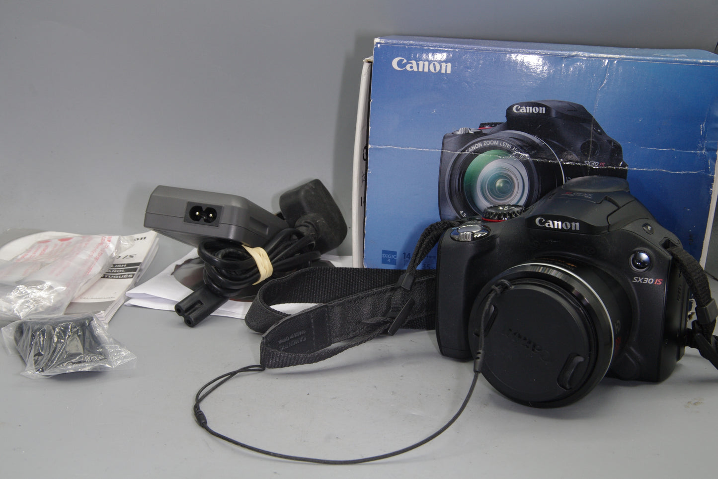 Canon PowerShot SX30IS 14.1MP 35X Opt Zoom Digital Camera  Boxed - EXC