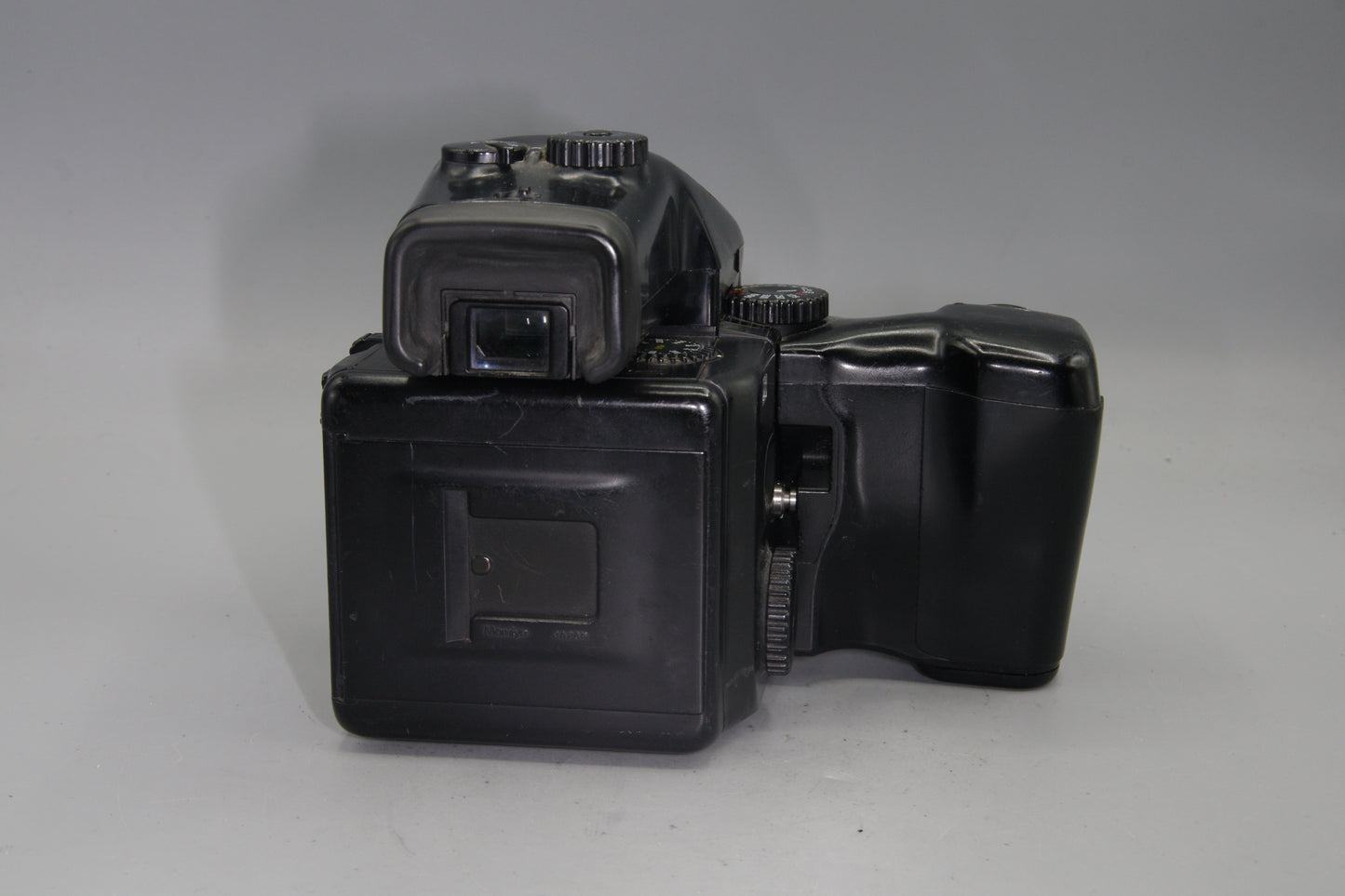 Mamiya 645 Pro TL with 45mm F/2.8 Lens, Winder, Prism and 120 Back