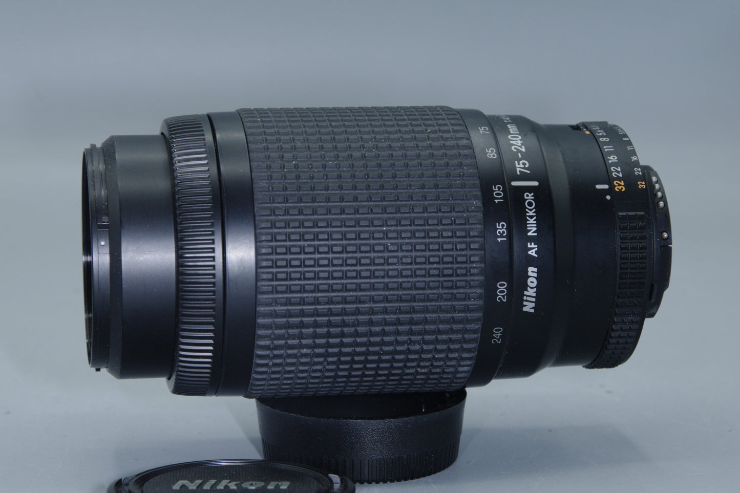 Nikon AF Nikkor 75-240mm F/4.5-5.6D Zoom Lens