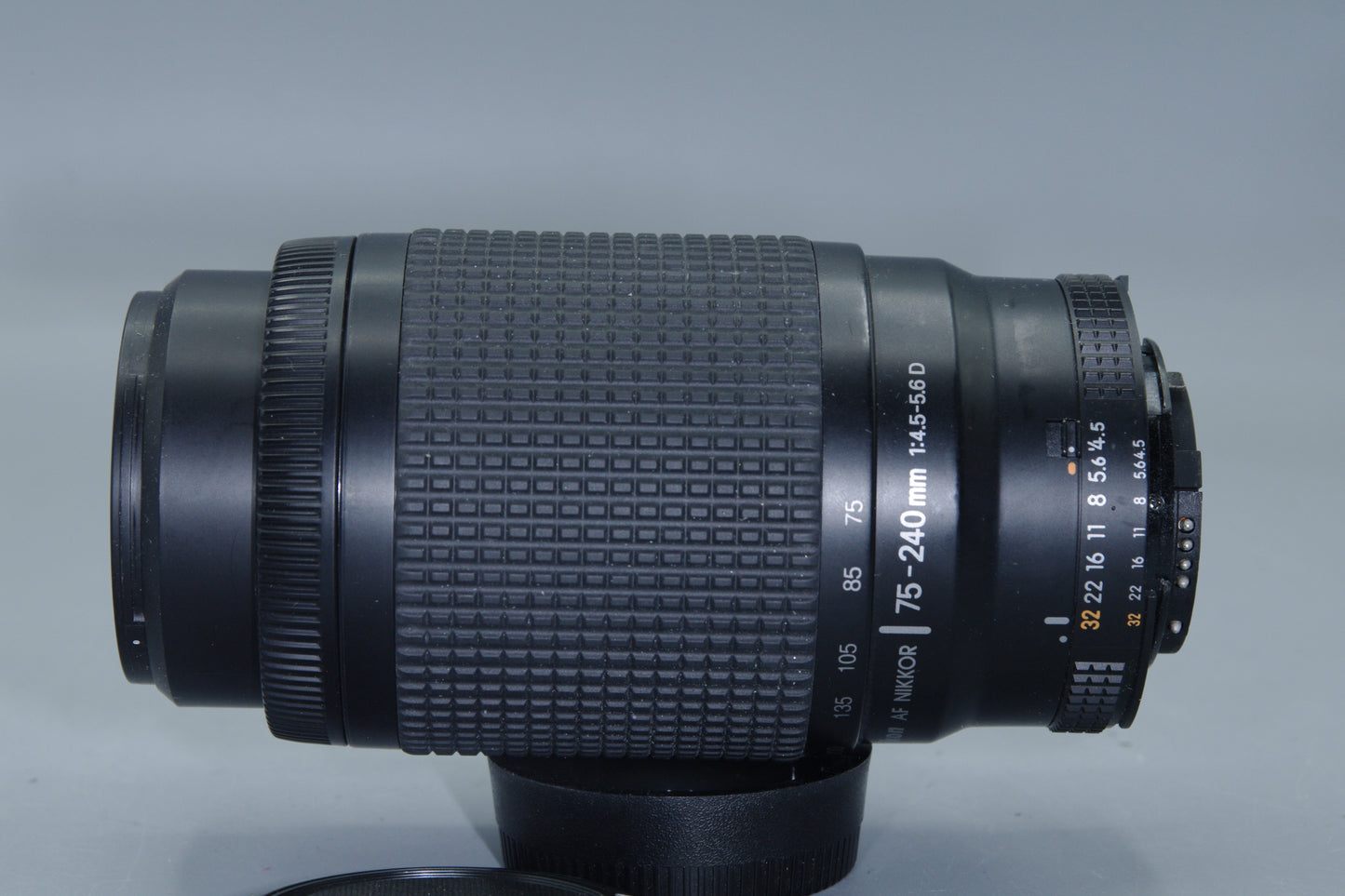 Nikon AF Nikkor 75-240mm F/4.5-5.6D Zoom Lens