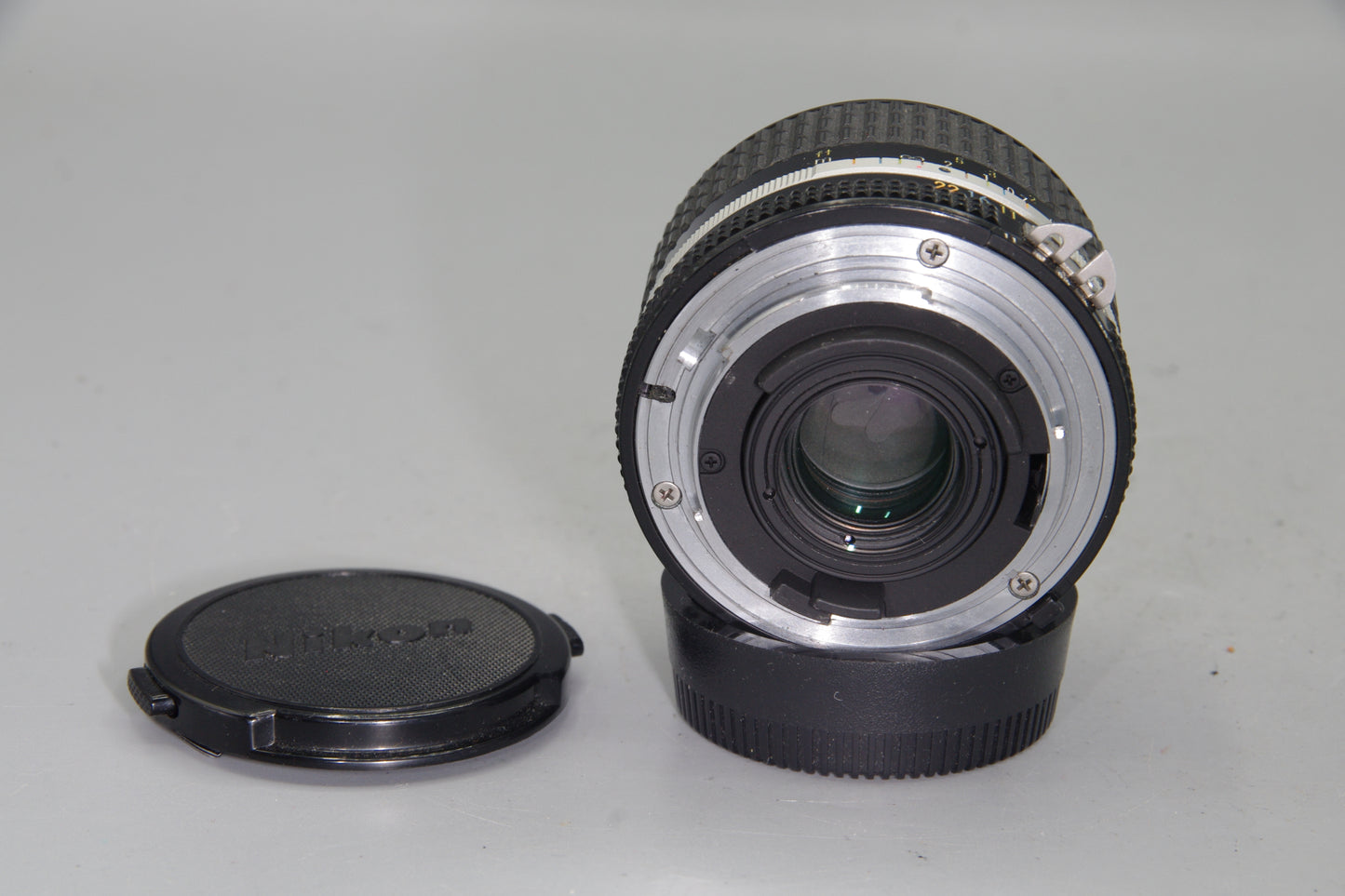 Nikon Nikkor 24mm f/2.8 AI-S Wide-Angle Lens – Front & Rear Caps Included